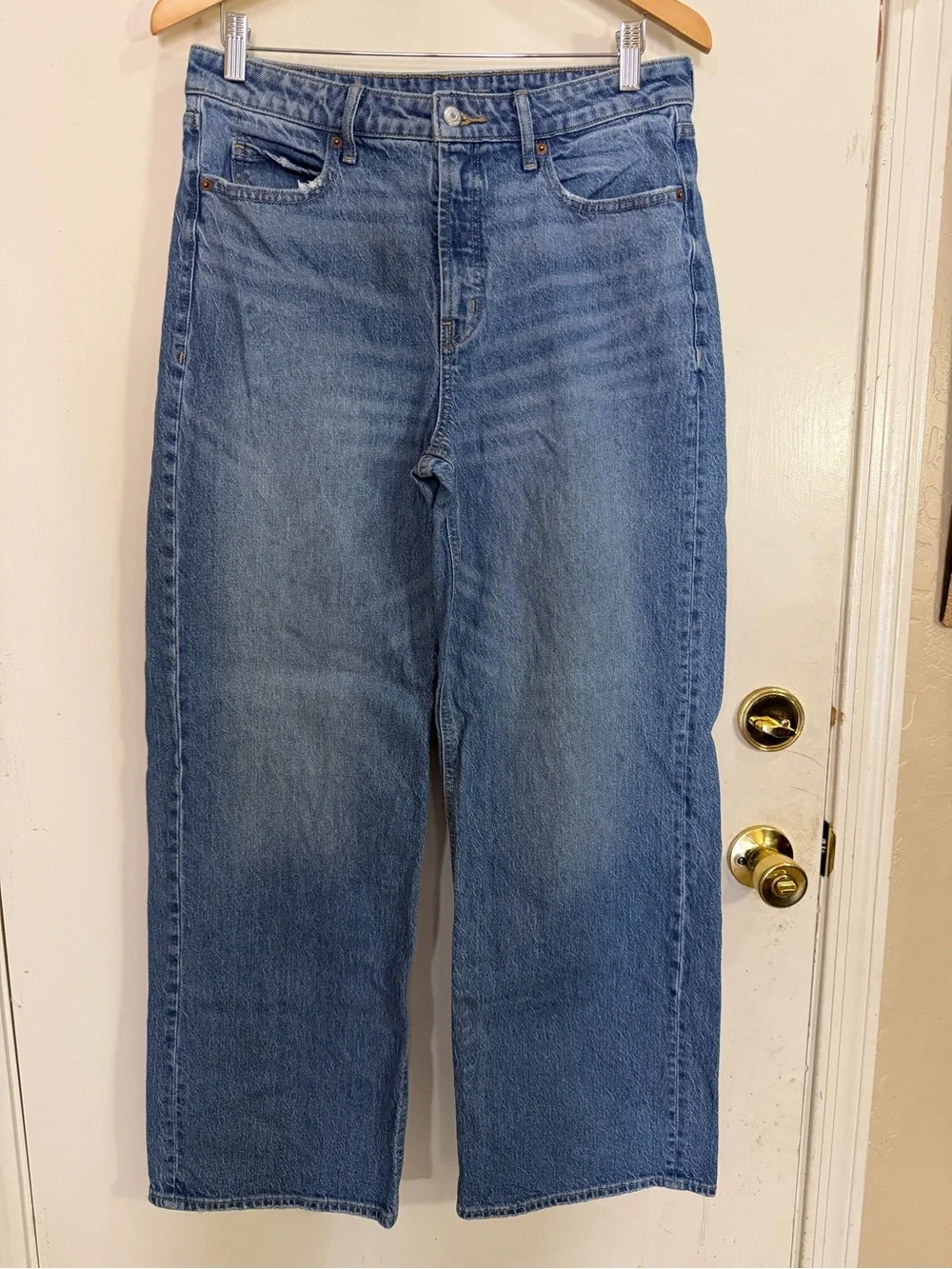 Old Navy Light Blue Extra High-Rise Sky-Hi Wide-Leg Jeans (273)